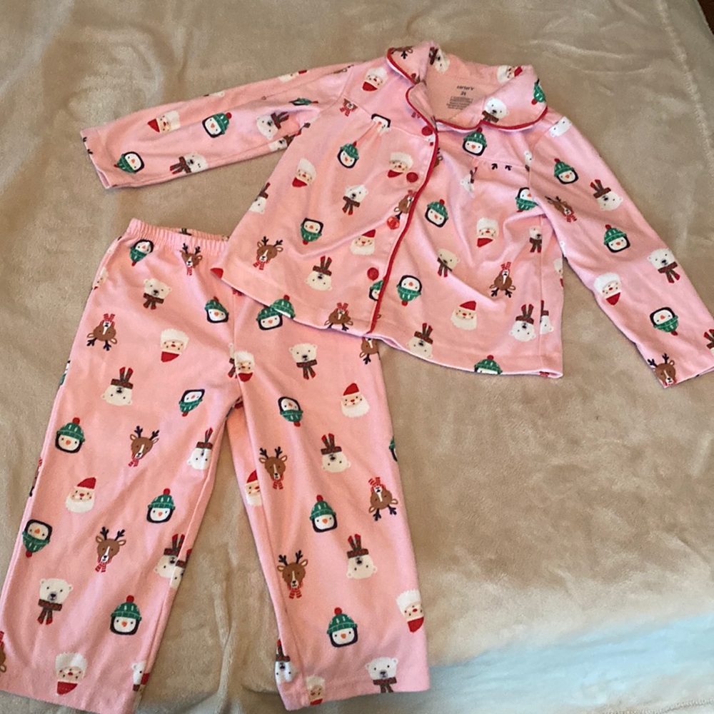 Carters 2T Christmas PJ’s 🎄🎅🏼🐧☃️❄️
